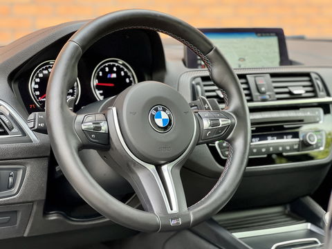 BMW M2 DCT Coupé | 370 PK! | Harman/Kardon | DAB | Leder | Carbon | Camera | 19" Lichtmetaal | Lane Assist | LED | Memory Seat | Navigatie | Cruise Control |
