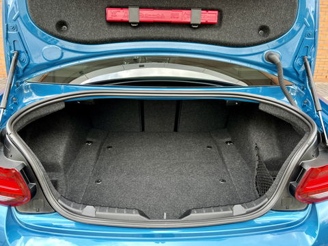 BMW M2 DCT Coupé | 370 PK! | Harman/Kardon | DAB | Leder | Carbon | Camera | 19" Lichtmetaal | Lane Assist | LED | Memory Seat | Navigatie | Cruise Control |
