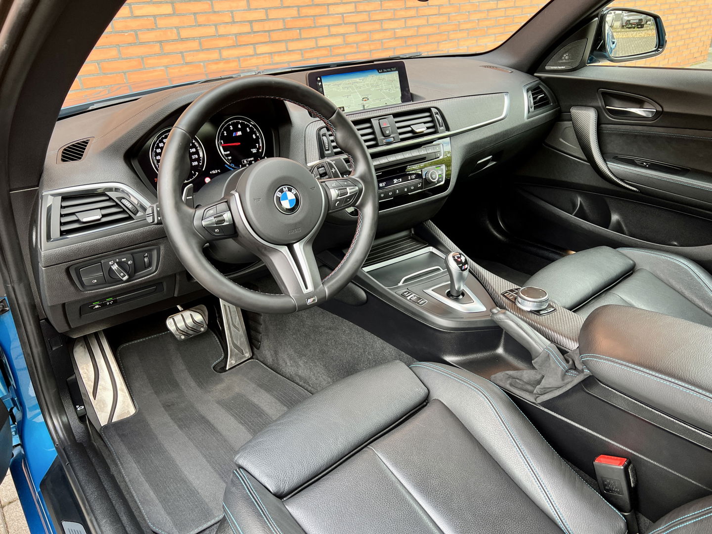 BMW M2 DCT Coupé | 370 PK! | Harman/Kardon | DAB | Leder | Carbon | Camera | 19" Lichtmetaal | Lane Assist | LED | Memory Seat | Navigatie | Cruise Control |
