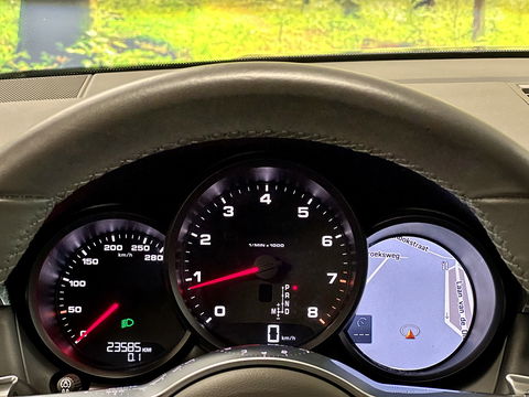 Porsche Macan 2.0 | Bose | Leder | Camera | Led | Navigatie | Stoelverwarming | Elektrische Achterklep |
