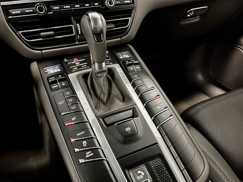 Porsche Macan 2.0 | Bose | Leder | Camera | Led | Navigatie | Stoelverwarming | Elektrische Achterklep |