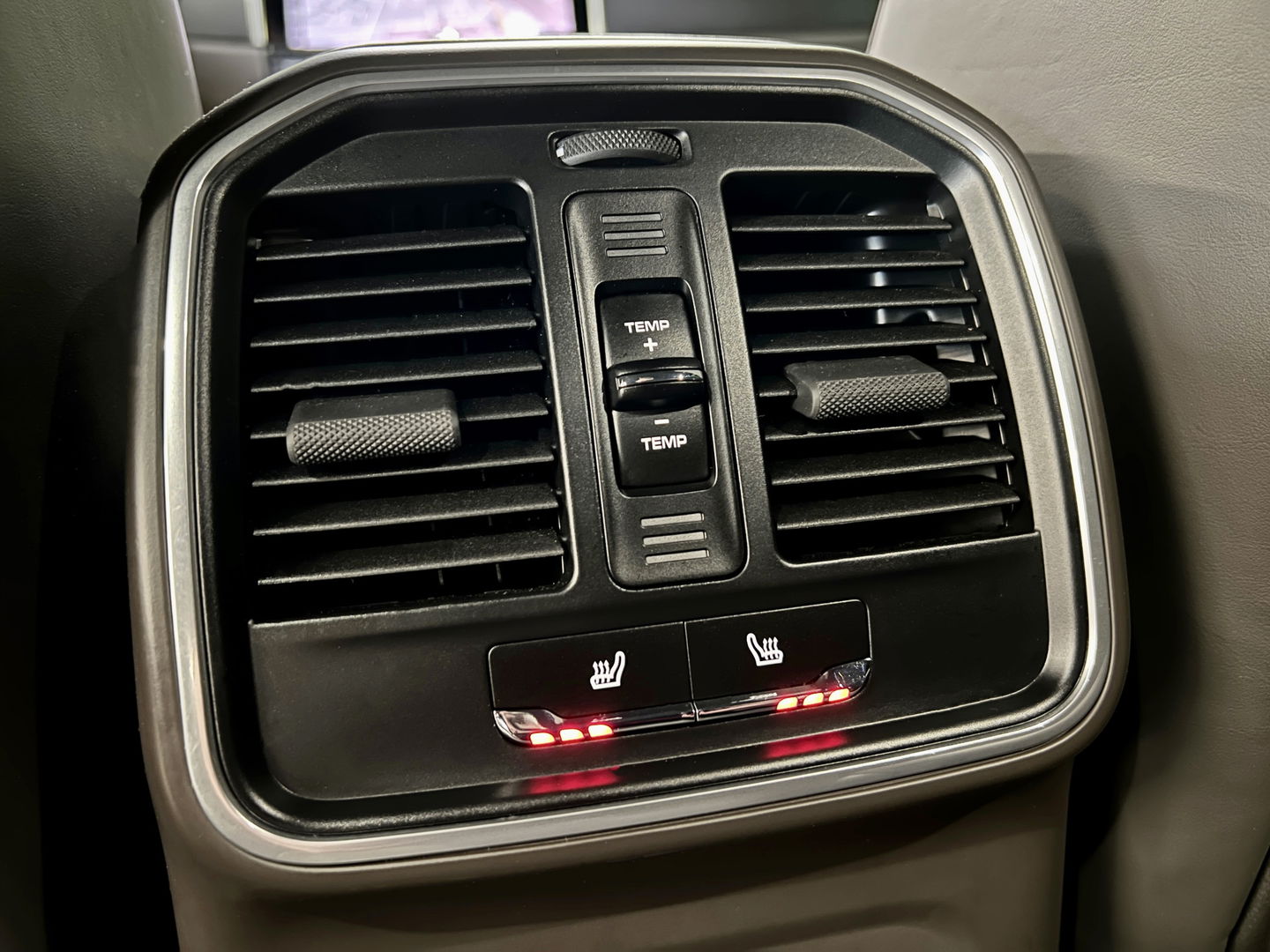 Porsche Macan 2.0 | Bose | Leder | Camera | Led | Navigatie | Stoelverwarming | Elektrische Achterklep |