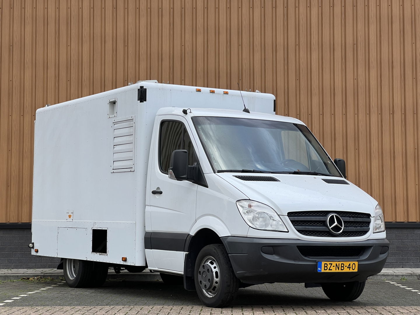 Mercedes-Benz 516CDI | Automaat! | Unieke basis voor oprijwagen | Dubbel Lucht | Airconditioning | Bard Wall-Mount |