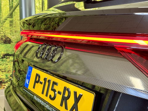 Audi RS Q8 4.0 TFSI RS Q8 quattro | Carbon Optiek Pakket | Dynamic Plus | Keramisch | 23'' lichtmetaal | Panoramadak | Massage | 600 Pk! | Head-up display | Trekhaak | Bang & Olufson |