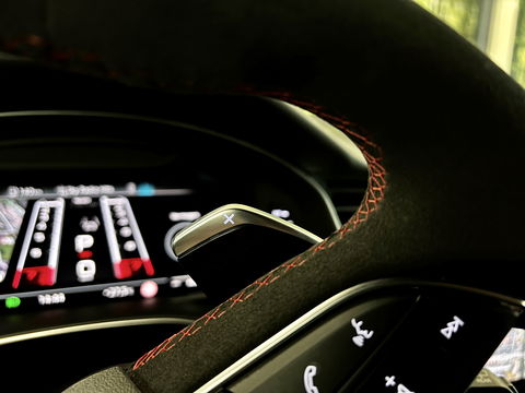 Audi RS Q8 4.0 TFSI RS Q8 quattro | Carbon Optiek Pakket | Dynamic Plus | Keramisch | 23'' lichtmetaal | Panoramadak | Massage | 600 Pk! | Head-up display | Trekhaak | Bang & Olufson |