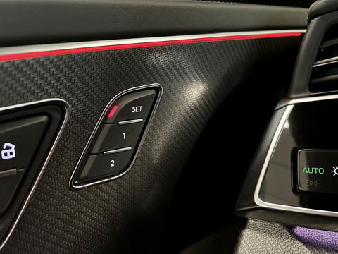 Audi RS Q8 4.0 TFSI RS Q8 quattro | Carbon Optiek Pakket | Dynamic Plus | Keramisch | 23'' lichtmetaal | Panoramadak | Massage | 600 Pk! | Head-up display | Trekhaak | Bang & Olufson |