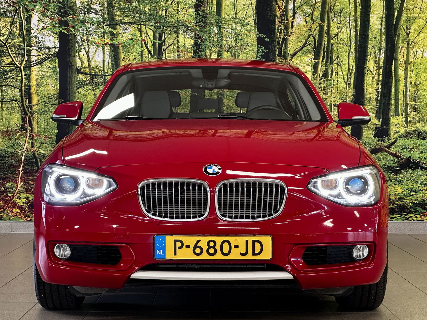 BMW 1-serie 118i High Executive | Stoelverwarming | Parkeersensoren Achter | Stop/Start systeem | Bluetooth |