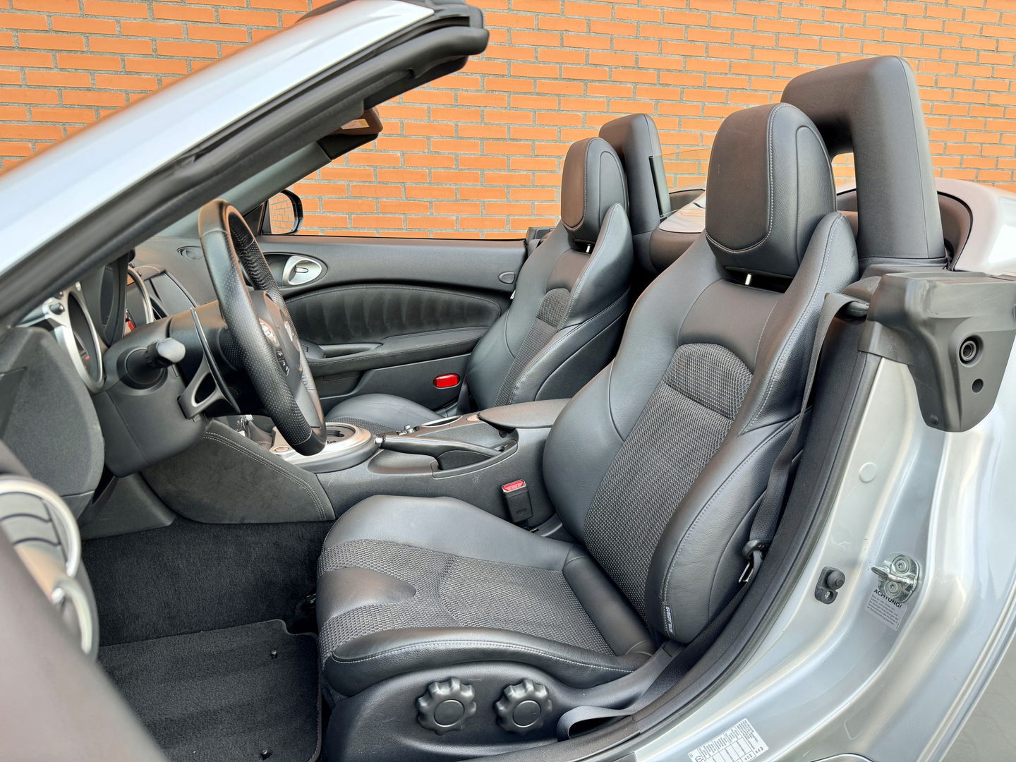 Nissan 370Z Roadster 3.7 V6 Pack | 328 PK! | Achteruitrijcamera | Stoelventilatie | Bose | Keyless Entry | Bluetooth |
