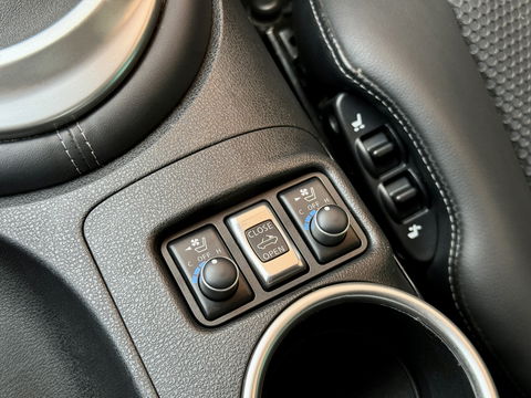 Nissan 370Z Roadster 3.7 V6 Pack | 328 PK! | Achteruitrijcamera | Stoelventilatie | Bose | Keyless Entry | Bluetooth |