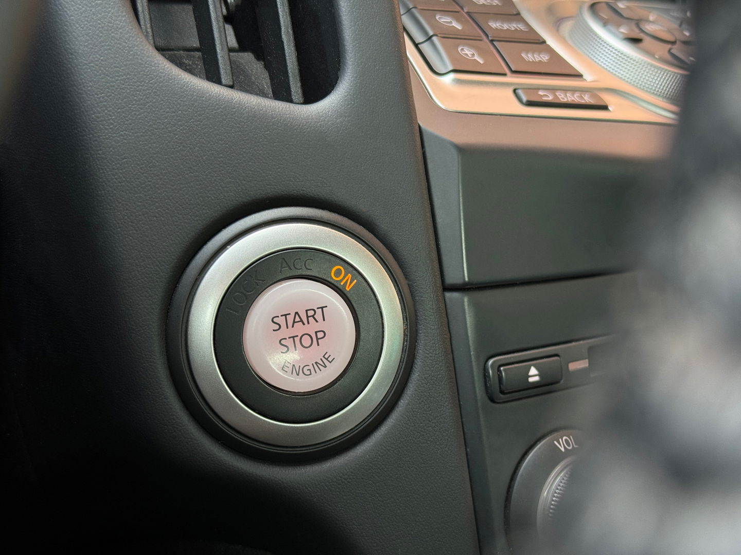 Nissan 370Z Roadster 3.7 V6 Pack | 328 PK! | Achteruitrijcamera | Stoelventilatie | Bose | Keyless Entry | Bluetooth |