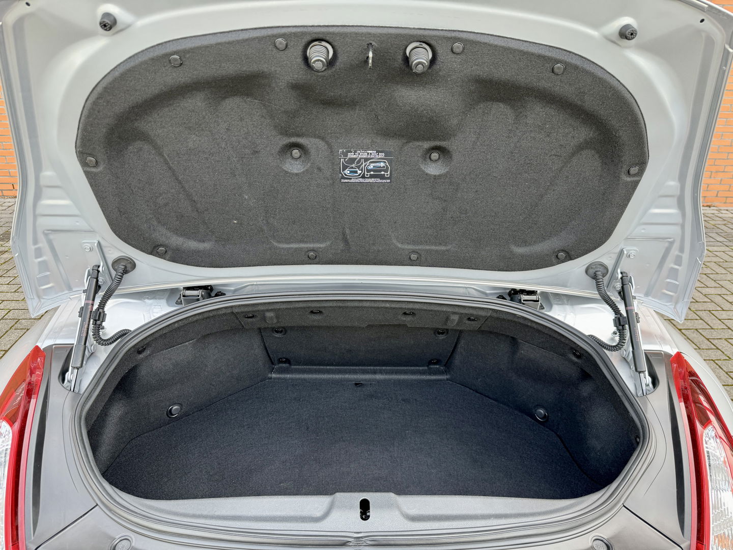 Nissan 370Z Roadster 3.7 V6 Pack | 328 PK! | Achteruitrijcamera | Stoelventilatie | Bose | Keyless Entry | Bluetooth |