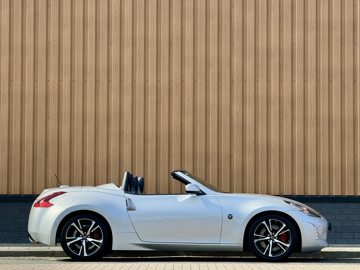 Nissan 370Z Roadster 3.7 V6 Pack | 328 PK! | Achteruitrijcamera | Stoelventilatie | Bose | Keyless Entry | Bluetooth |