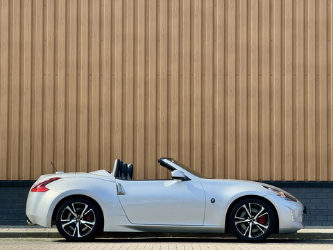 Nissan 370Z Roadster 3.7 V6 Pack | 328 PK! | Achteruitrijcamera | Stoelventilatie | Bose | Keyless Entry | Bluetooth |