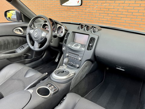 Nissan 370Z Roadster 3.7 V6 Pack | 328 PK! | Achteruitrijcamera | Stoelventilatie | Bose | Keyless Entry | Bluetooth |