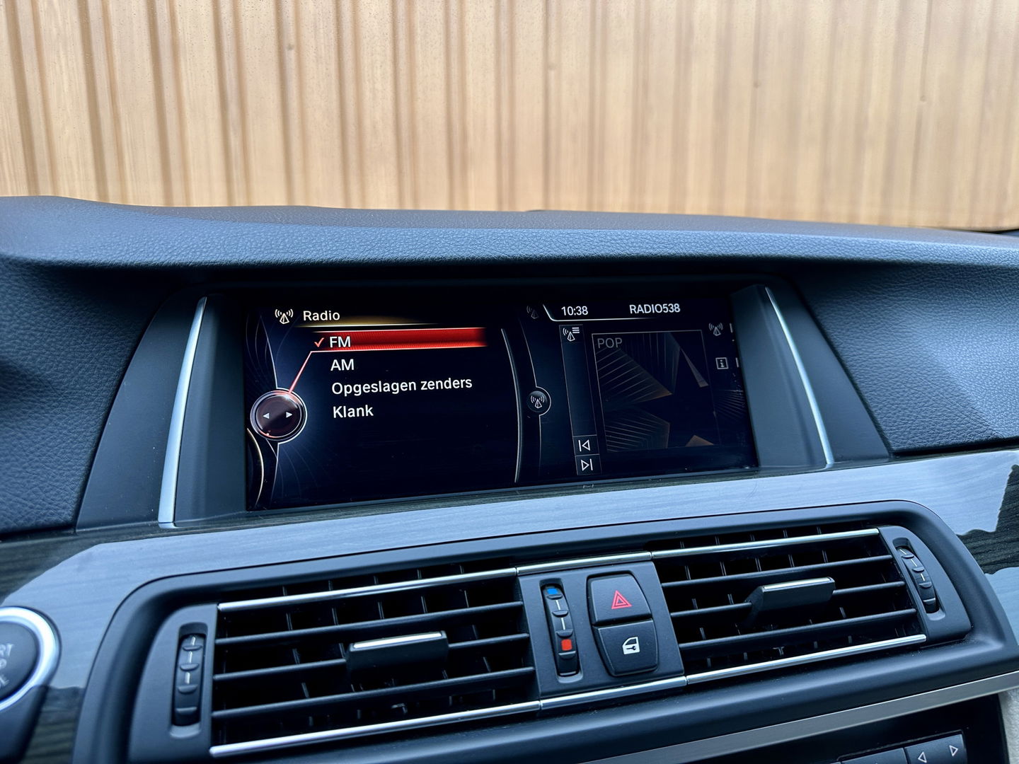 BMW 5 Serie Touring 520i Executive | Panoramadak | Parkeersensoren | Elektrische Stoelen + Geheugenfunctie | Cruise Control | Keyless | Stoelverwarming