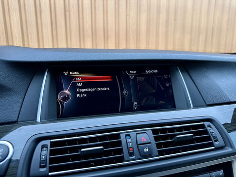 BMW 5 Serie Touring 520i Executive | Panoramadak | Parkeersensoren | Elektrische Stoelen + Geheugenfunctie | Cruise Control | Keyless | Stoelverwarming