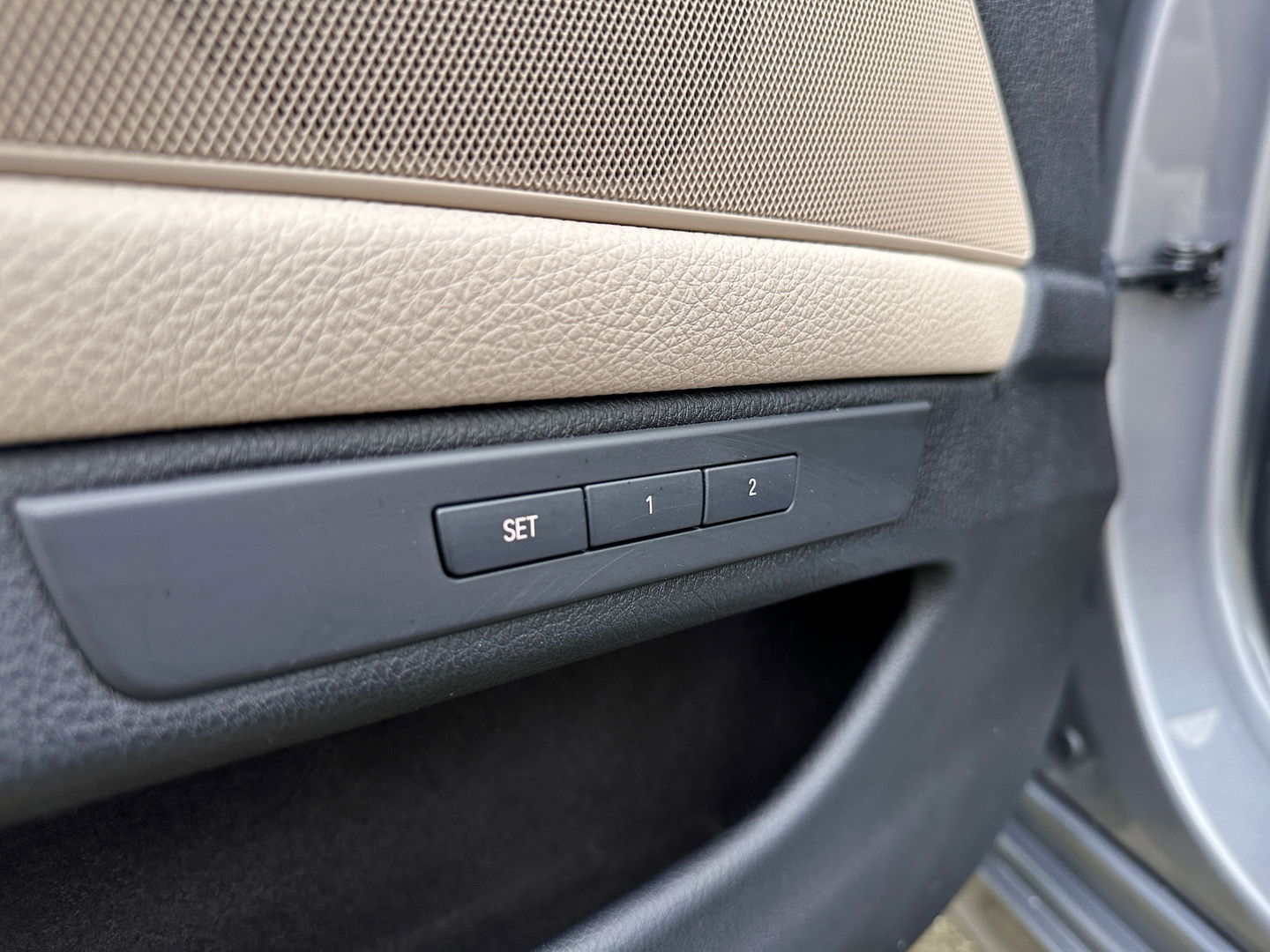 BMW 5 Serie Touring 520i Executive | Panoramadak | Parkeersensoren | Elektrische Stoelen + Geheugenfunctie | Cruise Control | Keyless | Stoelverwarming