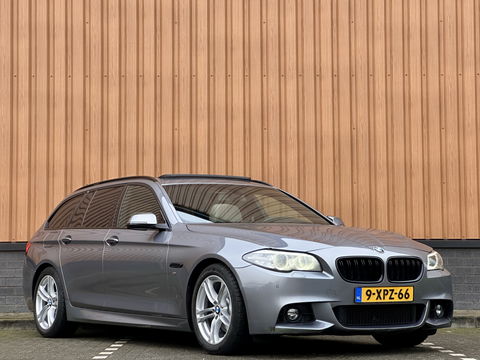 BMW 5 Serie Touring 520i Executive | Panoramadak | Parkeersensoren | Elektrische Stoelen + Geheugenfunctie | Cruise Control | Keyless | Stoelverwarming
