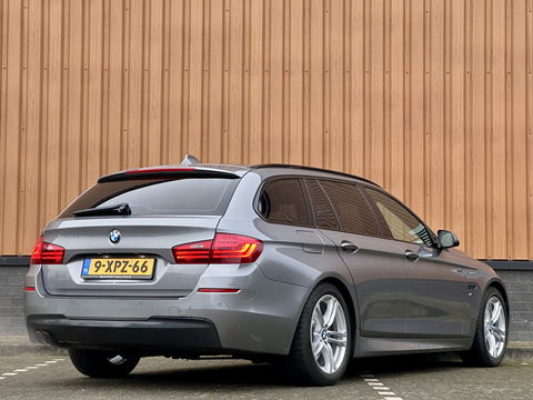 BMW 5 Serie Touring 520i Executive | Panoramadak | Parkeersensoren | Elektrische Stoelen + Geheugenfunctie | Cruise Control | Keyless | Stoelverwarming