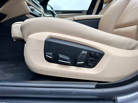 BMW 5 Serie Touring 520i Executive | Panoramadak | Parkeersensoren | Elektrische Stoelen + Geheugenfunctie | Cruise Control | Keyless | Stoelverwarming