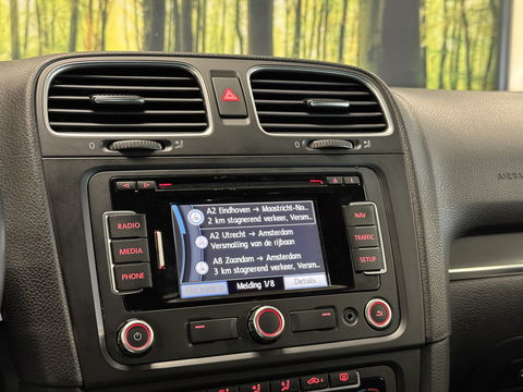 Volkswagen Golf 2.0 GTI | Leder | Navigatie | Bluetooth | Cruise Control | Airconditioning | Parkeersensoren | Xenon | Multifunctioneel Stuurwiel | Elektrische Spiegels | Isofix | 17" Lichtmetaal |