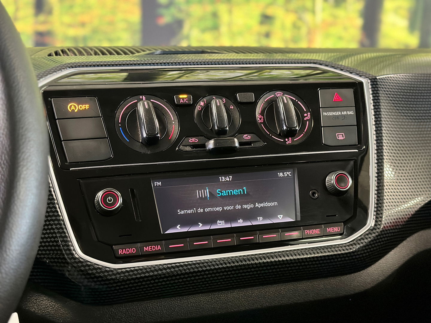 Volkswagen up! 1.0 BMT move up! | Dealer Onderhouden! | Airconditioning | DAB | Bluetooth | Stop&GO | Automatische verlichting |