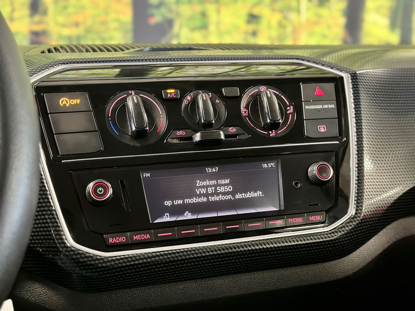 Volkswagen up! 1.0 BMT move up! | Dealer Onderhouden! | Airconditioning | DAB | Bluetooth | Stop&GO | Automatische verlichting |