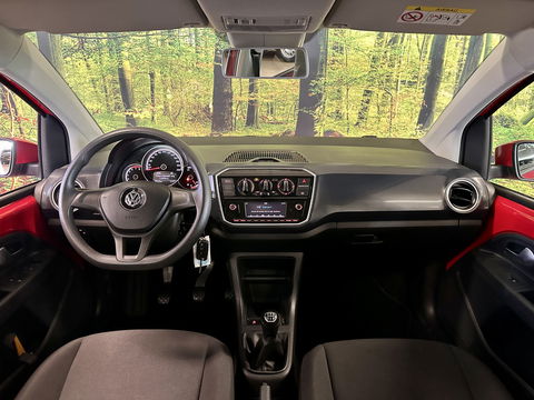 Volkswagen up! 1.0 BMT move up! | Dealer Onderhouden! | Airconditioning | DAB | Bluetooth | Stop&GO | Automatische verlichting |