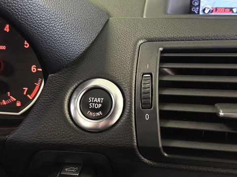 BMW 1 Serie Cabrio 118i M Sport Edition | Origineel Nederlands! | M Pakket | Leder | Navigatie | Cruise Control | Stoelverwarming | Parkeersensoren Achter | Airconditioning | Lichtmetaal 17'' |