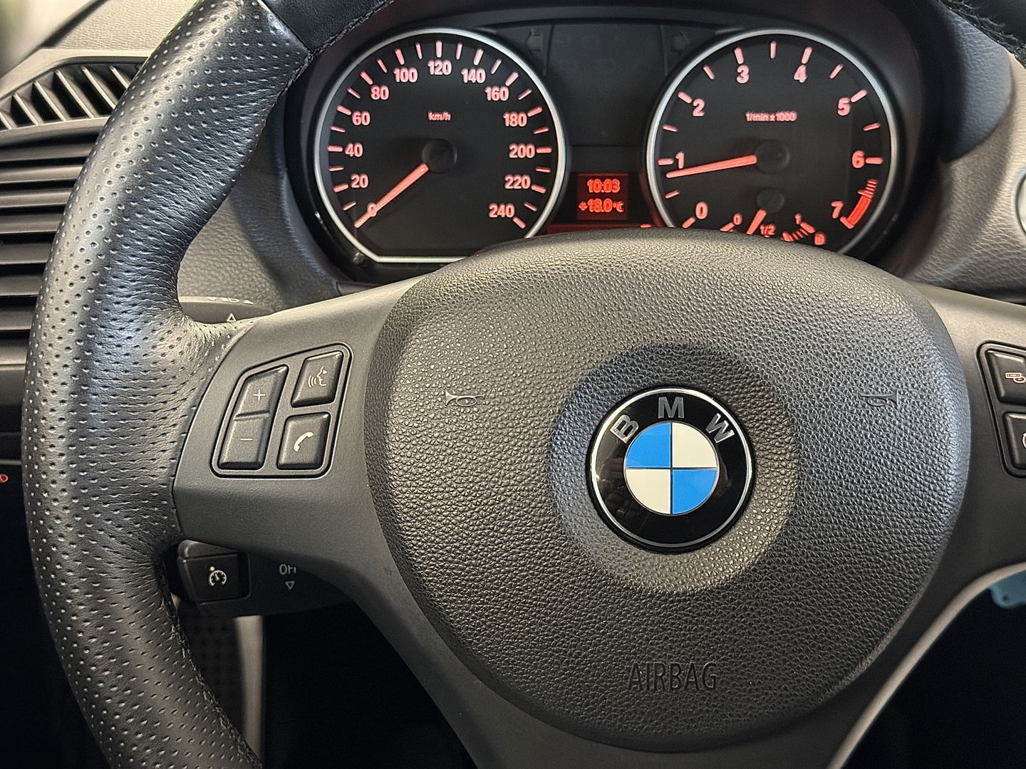 BMW 1 Serie Cabrio 118i M Sport Edition | Origineel Nederlands! | M Pakket | Leder | Navigatie | Cruise Control | Stoelverwarming | Parkeersensoren Achter | Airconditioning | Lichtmetaal 17'' |