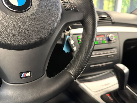 BMW 1 Serie Cabrio 118i M Sport Edition | Origineel Nederlands! | M Pakket | Leder | Navigatie | Cruise Control | Stoelverwarming | Parkeersensoren Achter | Airconditioning | Lichtmetaal 17'' |