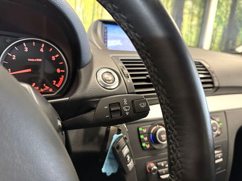 BMW 1 Serie Cabrio 118i M Sport Edition | Origineel Nederlands! | M Pakket | Leder | Navigatie | Cruise Control | Stoelverwarming | Parkeersensoren Achter | Airconditioning | Lichtmetaal 17'' |
