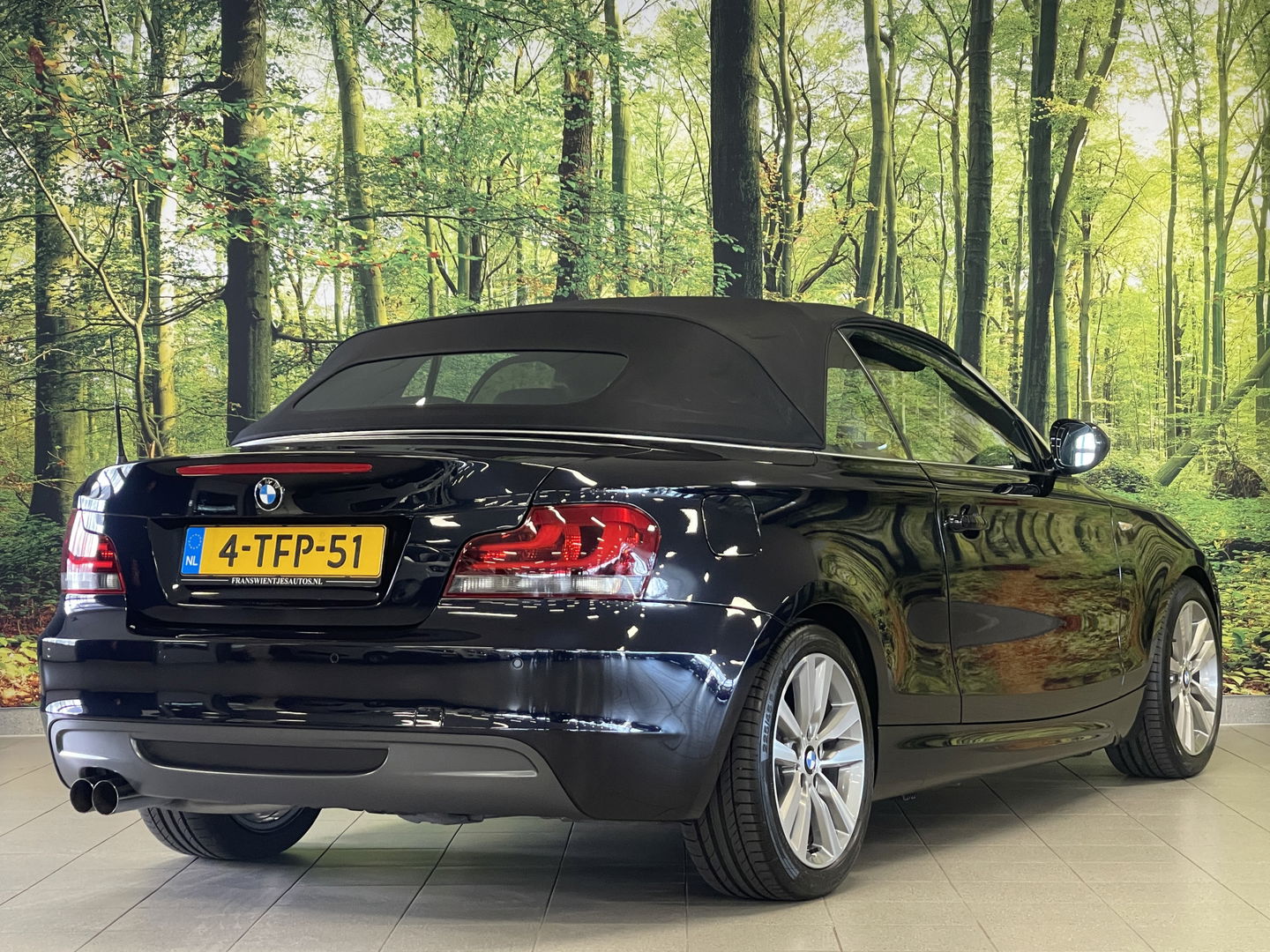 BMW 1 Serie Cabrio 118i M Sport Edition | Origineel Nederlands! | M Pakket | Leder | Navigatie | Cruise Control | Stoelverwarming | Parkeersensoren Achter | Airconditioning | Lichtmetaal 17'' |