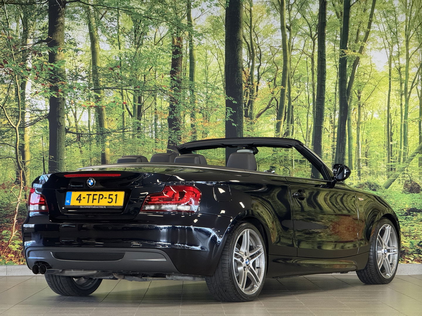 BMW 1 Serie Cabrio 118i M Sport Edition | Origineel Nederlands! | M Pakket | Leder | Navigatie | Cruise Control | Stoelverwarming | Parkeersensoren Achter | Airconditioning | Lichtmetaal 17'' |