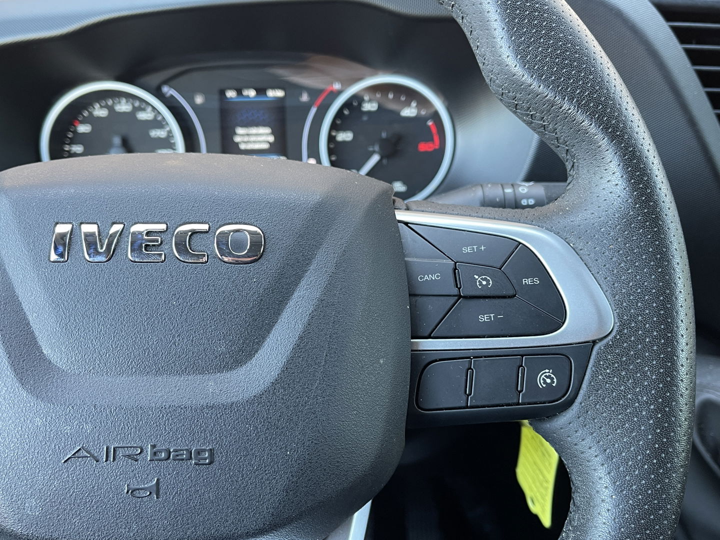 Iveco 35S18 | Handel/Export | Rijdbare Schade | Cruise Control |  Apple Carplay/Android Auto | Airconditioning | DAB | Bluetooth |