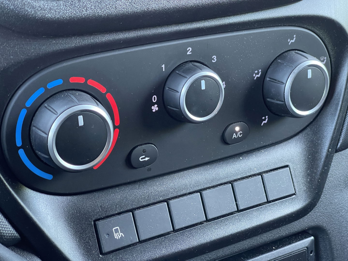 Iveco 35S18 | Handel/Export | Rijdbare Schade | Cruise Control |  Apple Carplay/Android Auto | Airconditioning | DAB | Bluetooth |