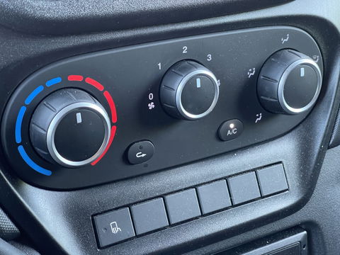 Iveco 35S18 | Handel/Export | Rijdbare Schade | Cruise Control |  Apple Carplay/Android Auto | Airconditioning | DAB | Bluetooth |