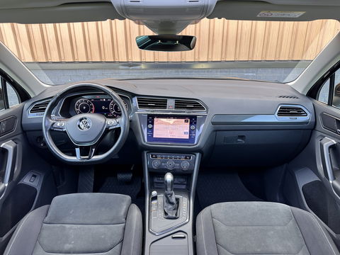 Volkswagen Tiguan 1.4 TSI ACT R-line | Panoramadak | Adaptive Cruise Control | Achteruitrijcamera | Keyless Go/Entry | Stoelverwarming | Bluetooth | DAB |