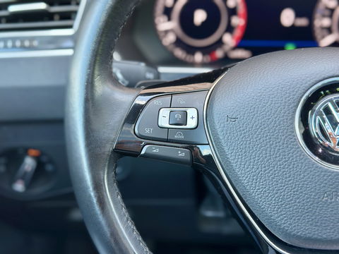 Volkswagen Tiguan 1.4 TSI ACT R-line | Panoramadak | Adaptive Cruise Control | Achteruitrijcamera | Keyless Go/Entry | Stoelverwarming | Bluetooth | DAB |