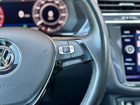 Volkswagen Tiguan 1.4 TSI ACT R-line | Panoramadak | Adaptive Cruise Control | Achteruitrijcamera | Keyless Go/Entry | Stoelverwarming | Bluetooth | DAB |