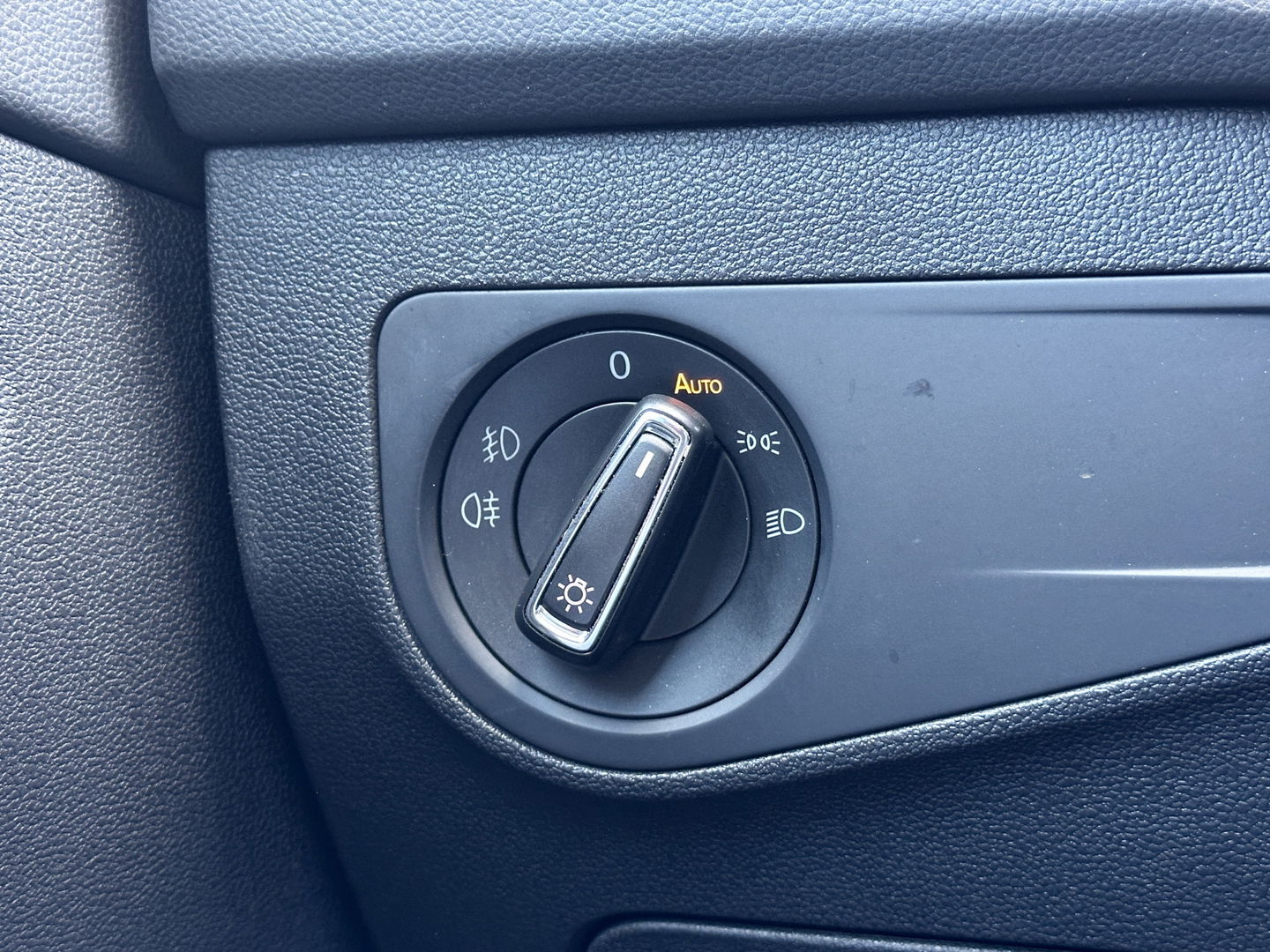 Volkswagen Tiguan 1.4 TSI ACT R-line | Panoramadak | Adaptive Cruise Control | Achteruitrijcamera | Keyless Go/Entry | Stoelverwarming | Bluetooth | DAB |