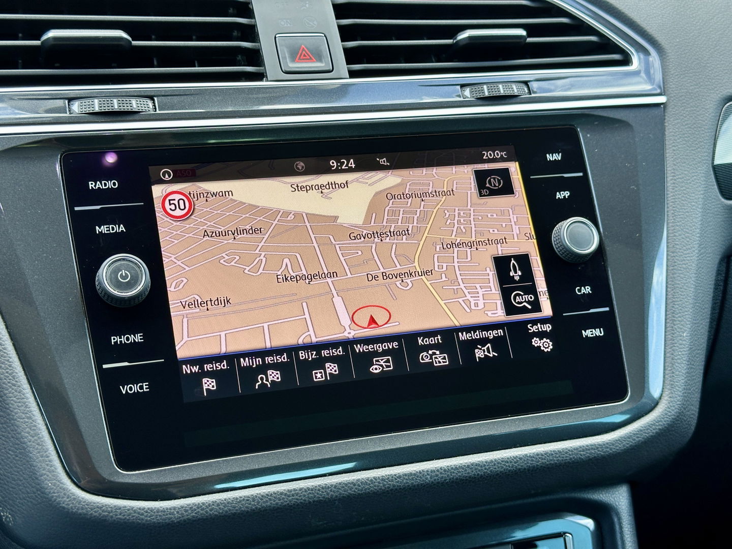 Volkswagen Tiguan 1.4 TSI ACT R-line | Panoramadak | Adaptive Cruise Control | Achteruitrijcamera | Keyless Go/Entry | Stoelverwarming | Bluetooth | DAB |