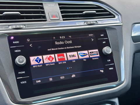 Volkswagen Tiguan 1.4 TSI ACT R-line | Panoramadak | Adaptive Cruise Control | Achteruitrijcamera | Keyless Go/Entry | Stoelverwarming | Bluetooth | DAB |