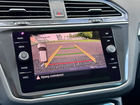 Volkswagen Tiguan 1.4 TSI ACT R-line | Panoramadak | Adaptive Cruise Control | Achteruitrijcamera | Keyless Go/Entry | Stoelverwarming | Bluetooth | DAB |