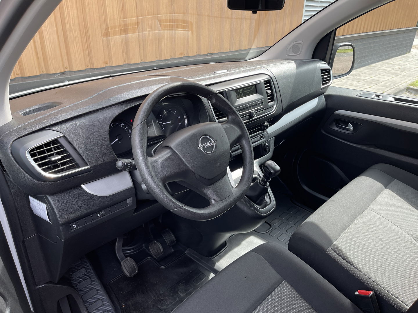 Opel Vivaro 2.0 CDTI L3H1 DC Edition | Airconditioning | 6 Zitplaatsen | Cruise Control | Bluetooth | Parkeersensoren Achter |