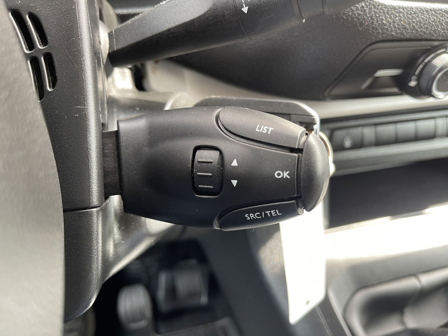 Opel Vivaro 2.0 CDTI L3H1 DC Edition | Airconditioning | 6 Zitplaatsen | Cruise Control | Bluetooth | Parkeersensoren Achter |