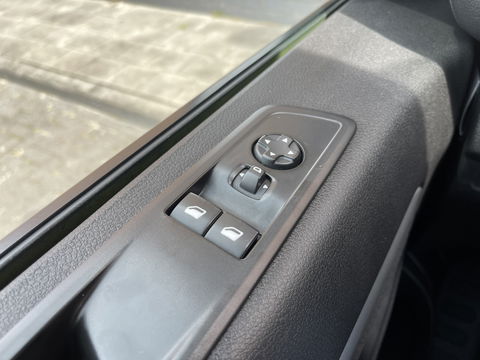 Opel Vivaro 2.0 CDTI L3H1 DC Edition | Airconditioning | 6 Zitplaatsen | Cruise Control | Bluetooth | Parkeersensoren Achter |