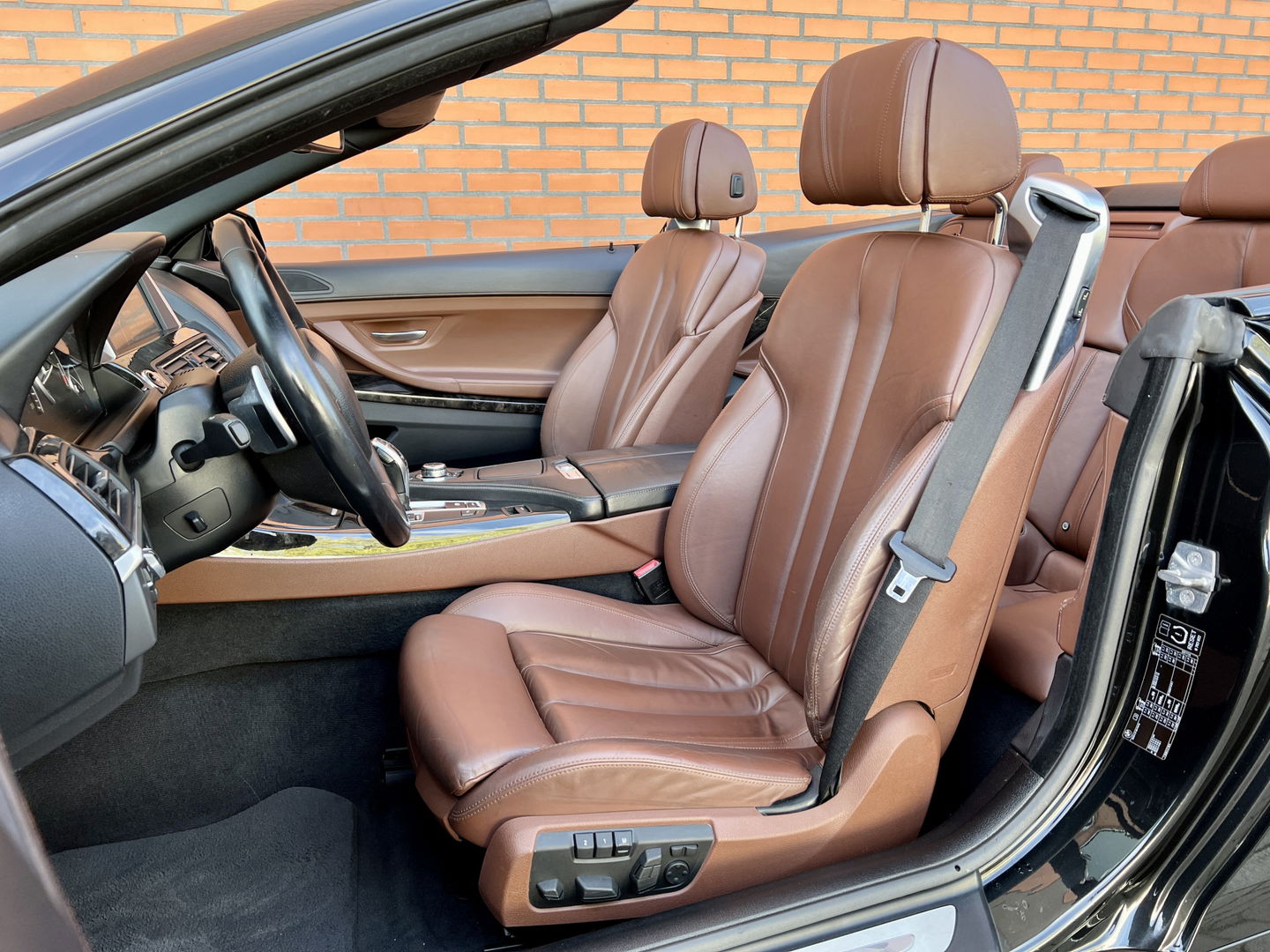 BMW 6 Serie Cabrio 640i High Executive | 320 PK! | Head-Up Display | Softclose | Xenon | 20" Lichtmetaal | Camera | Lederen Bekleding