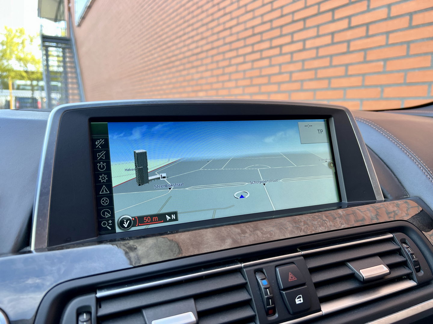 BMW 6 Serie Cabrio 640i High Executive | 320 PK! | Head-Up Display | Softclose | Xenon | 20" Lichtmetaal | Camera | Lederen Bekleding