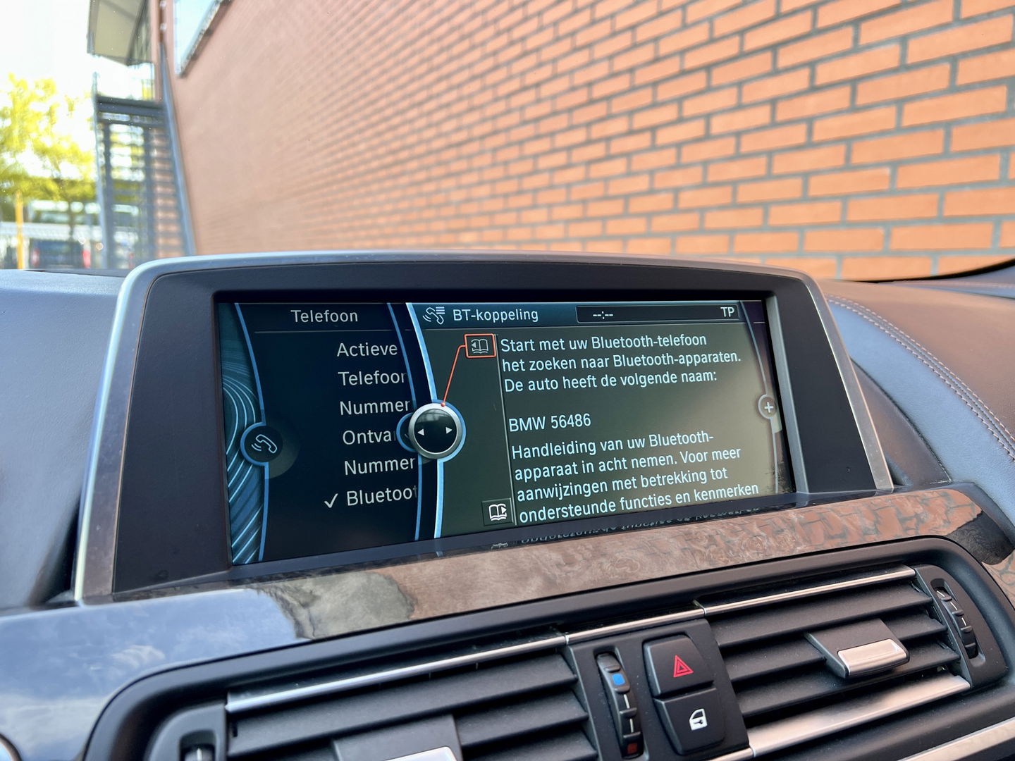 BMW 6 Serie Cabrio 640i High Executive | 320 PK! | Head-Up Display | Softclose | Xenon | 20" Lichtmetaal | Camera | Lederen Bekleding